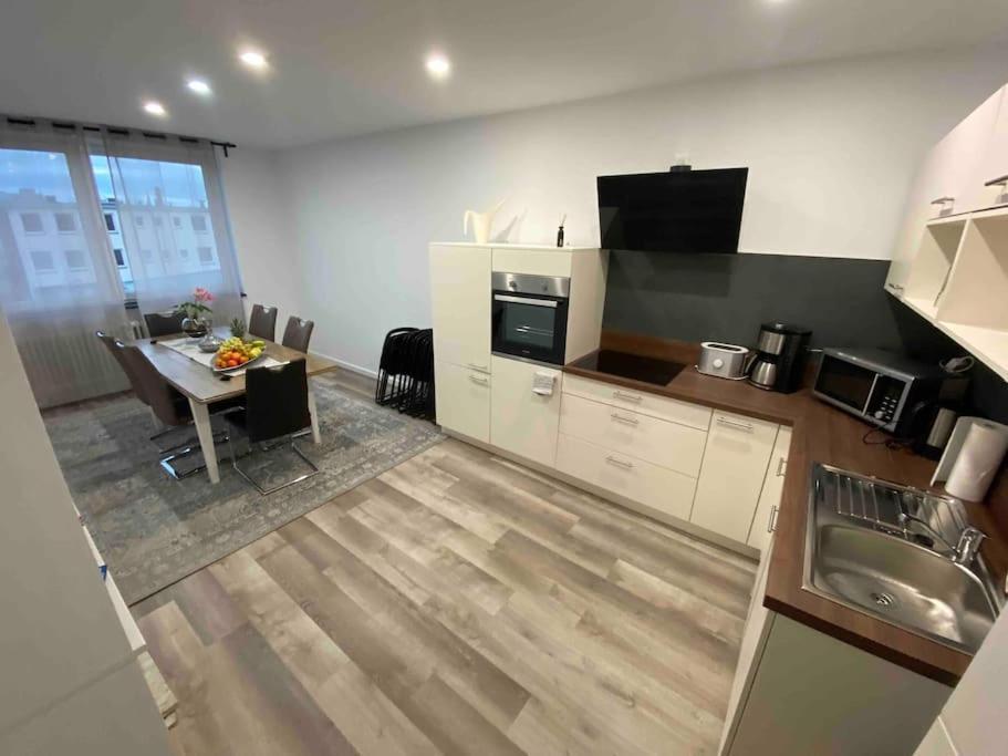 Apartment City Sued- 5 Zimmer_15 Personen _ Komplett_Eingerichtet ฮัมบูร์ก ภายนอก รูปภาพ